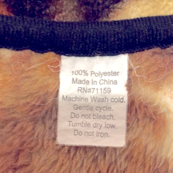 Labrador Retrievers Raschel Throw Blanket - Picture 3 of 3